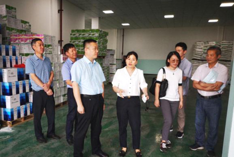 省供銷社副主任馮冠勝肯定新昌惠多利為農(nóng)服務工作