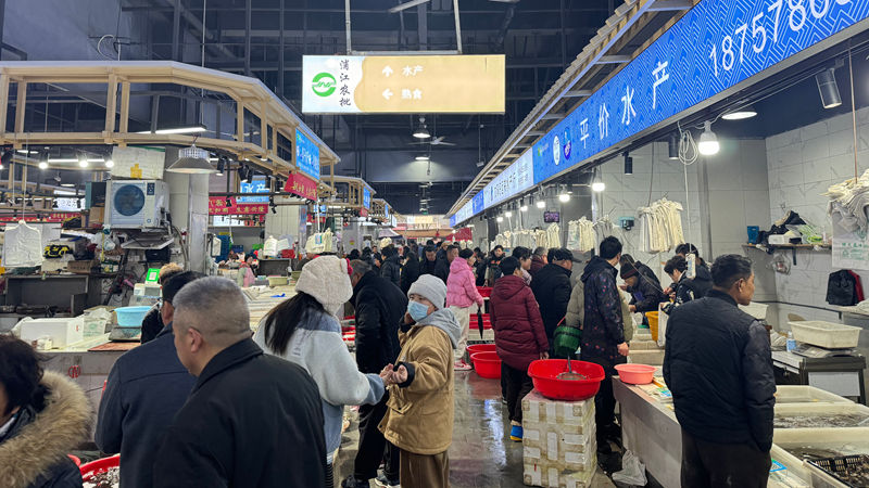 春節(jié)將至年味正濃 浦江農批購銷兩旺