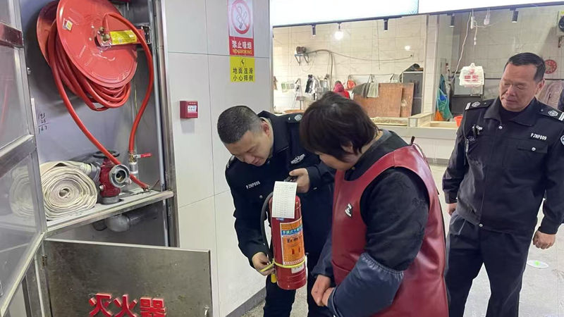 浦江農(nóng)批市場(chǎng)開展&ldquo;問與答、學(xué)與用&rdquo;消防安全主題活動(dòng)